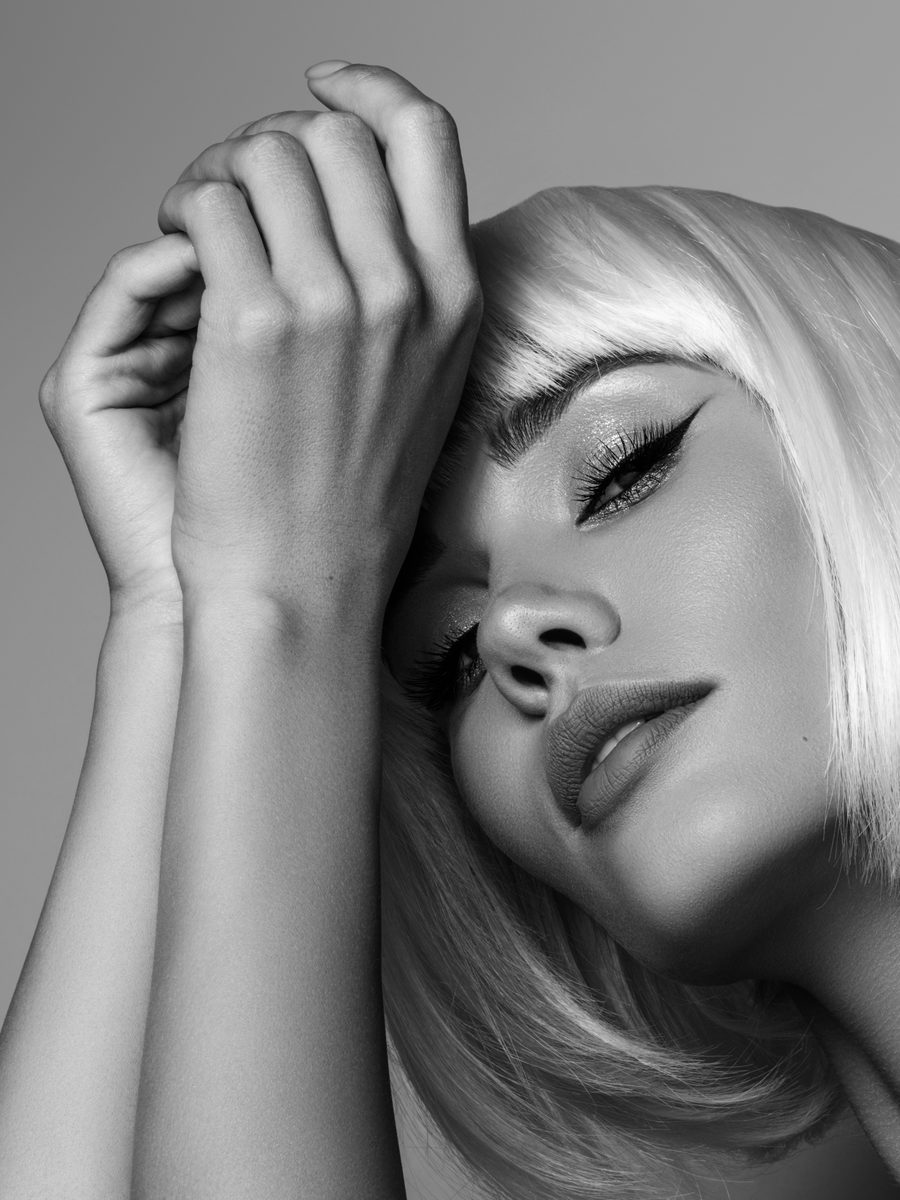 Precision blonde bob, editorial black and white